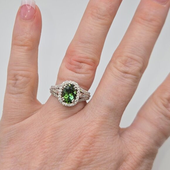 14K White Gold 2 CT Green Garnet & Diamond Ring - Picture 3 of 8